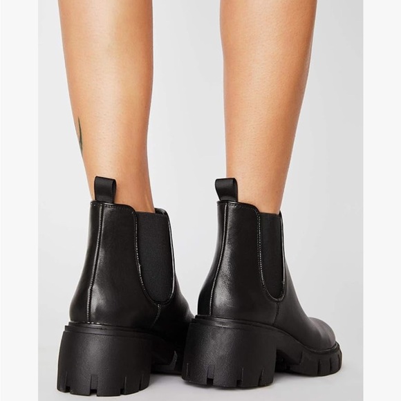 Steve Madden Howler Chelsea Boot - Picture 2 of 11